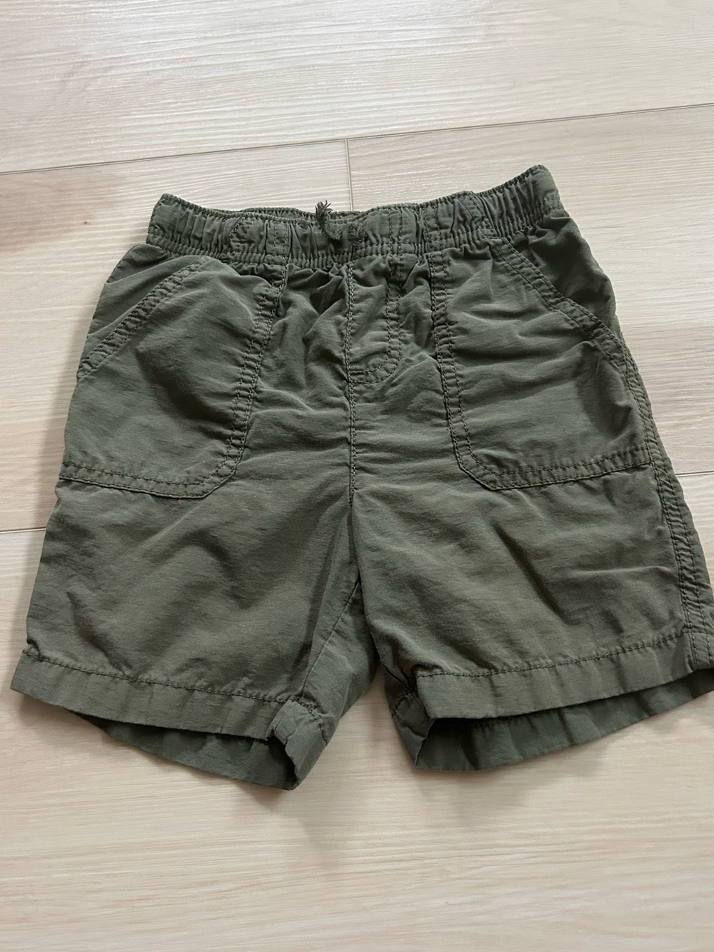 Boys green shorts - 3t